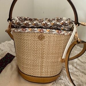 Tory Burch bucket